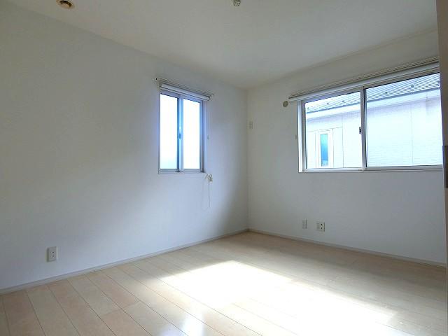 リビング以外の居室  写真撮影日：2025-11-03