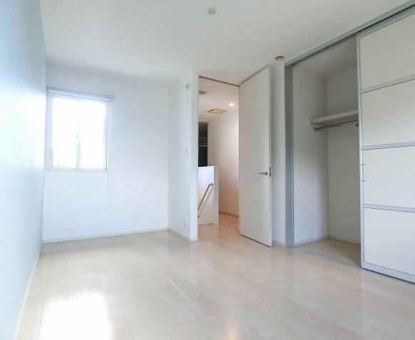 リビング以外の居室  写真撮影日：2025-11-03