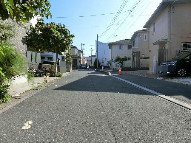 前面道路含む現地写真  写真撮影日：2025-11-03