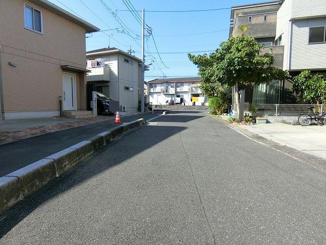 前面道路含む現地写真  写真撮影日：2025-11-03