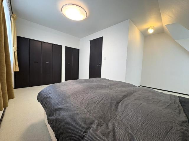 リビング以外の居室  写真撮影日：2025-11-10