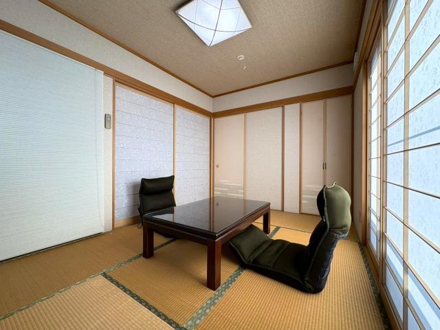 リビング以外の居室  写真撮影日：2025-11-10