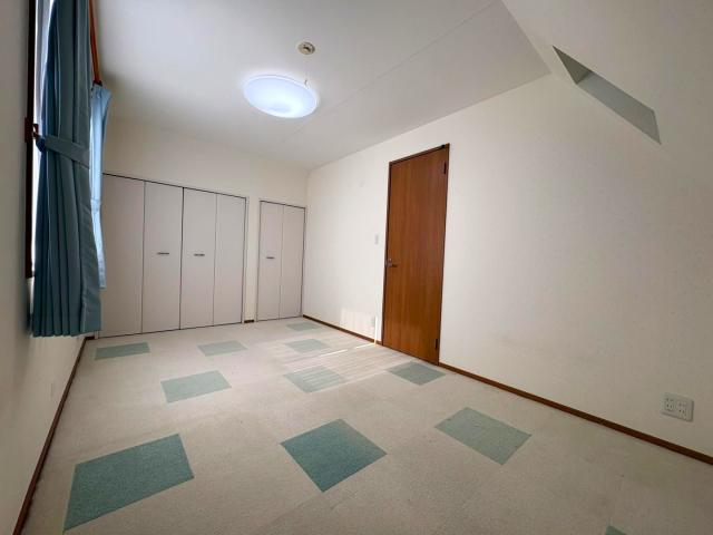 リビング以外の居室  写真撮影日：2025-11-10