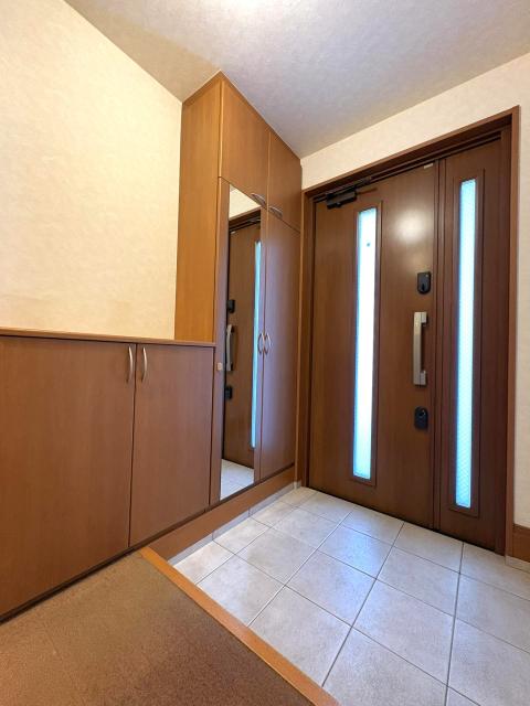 玄関  写真撮影日：2025-11-10