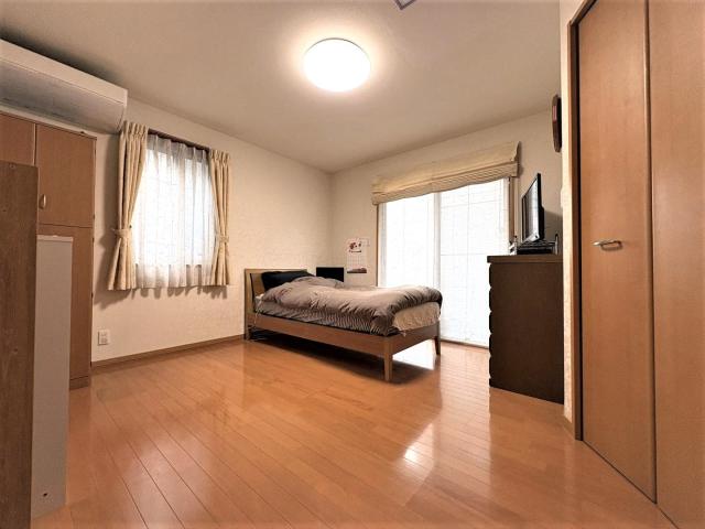 リビング以外の居室  写真撮影日：2025-11-09