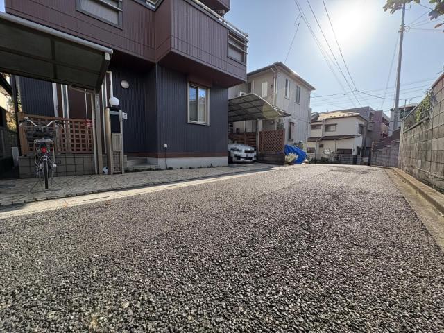 前面道路含む現地写真  写真撮影日：2025-11-09