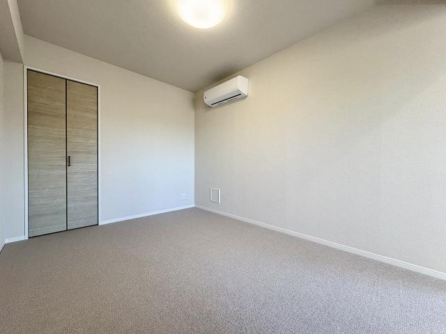 リビング以外の居室  写真撮影日：2025-11-22