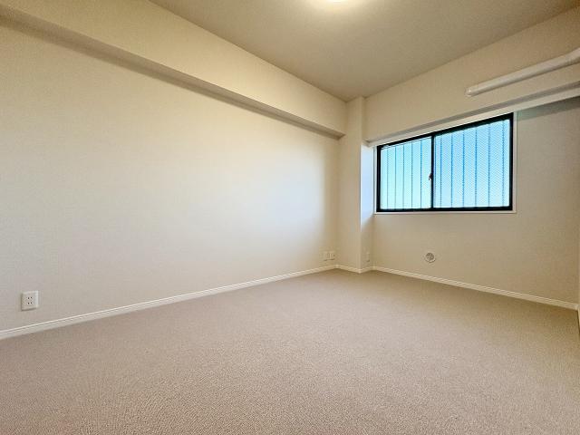 リビング以外の居室  写真撮影日：2025-11-22