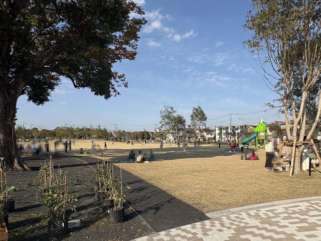 三室中央公園 (ヌゥパーク) 110m 写真撮影日：2025-11-22