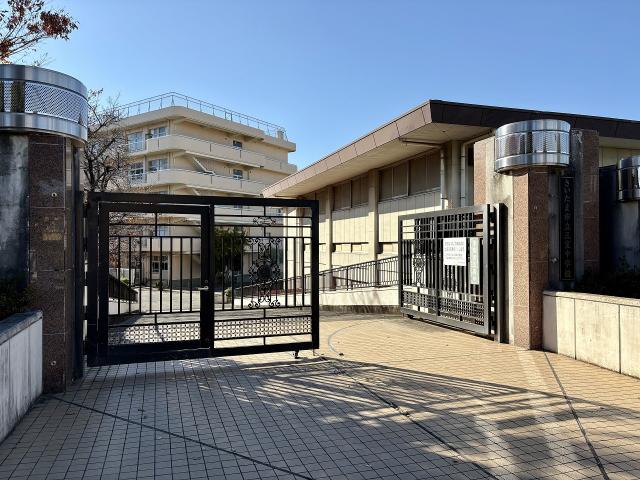 さいたま市立三室中学校 1400m 写真撮影日：2025-11-22