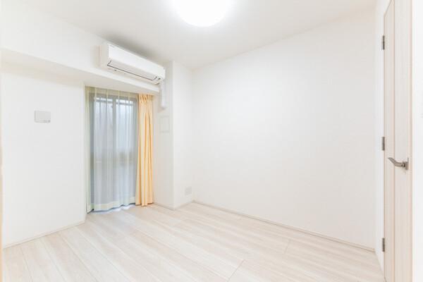 約5.2帖のWIC付きの洋室