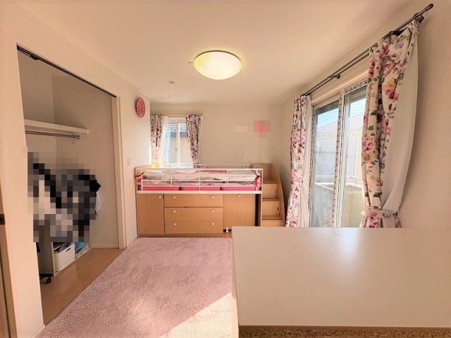 リビング以外の居室  写真撮影日：2025-11-30