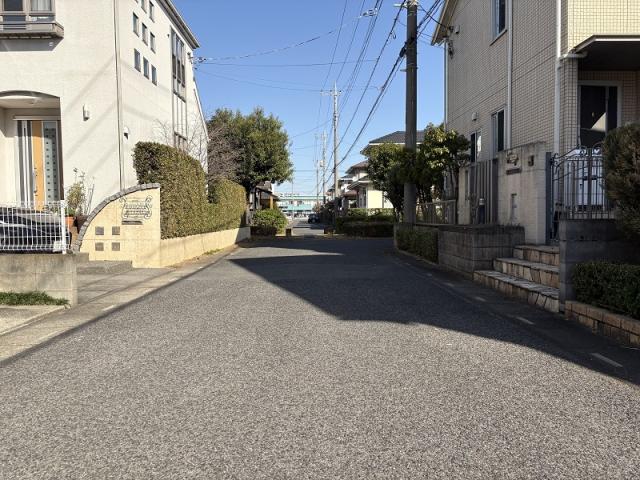 前面道路含む現地写真  写真撮影日：2025-11-30