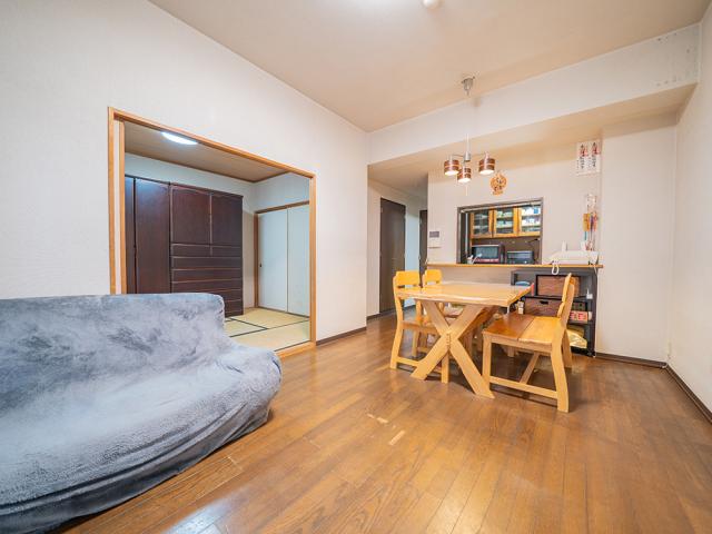 リビング  写真撮影日：2025-12-01