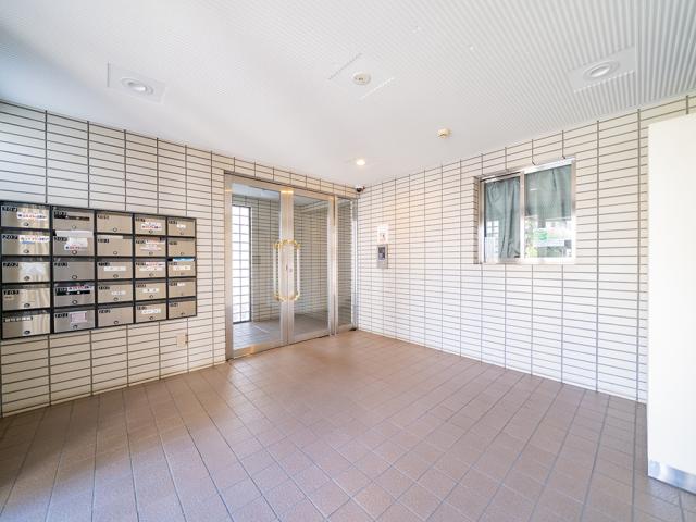 エントランス  写真撮影日：2025-12-01