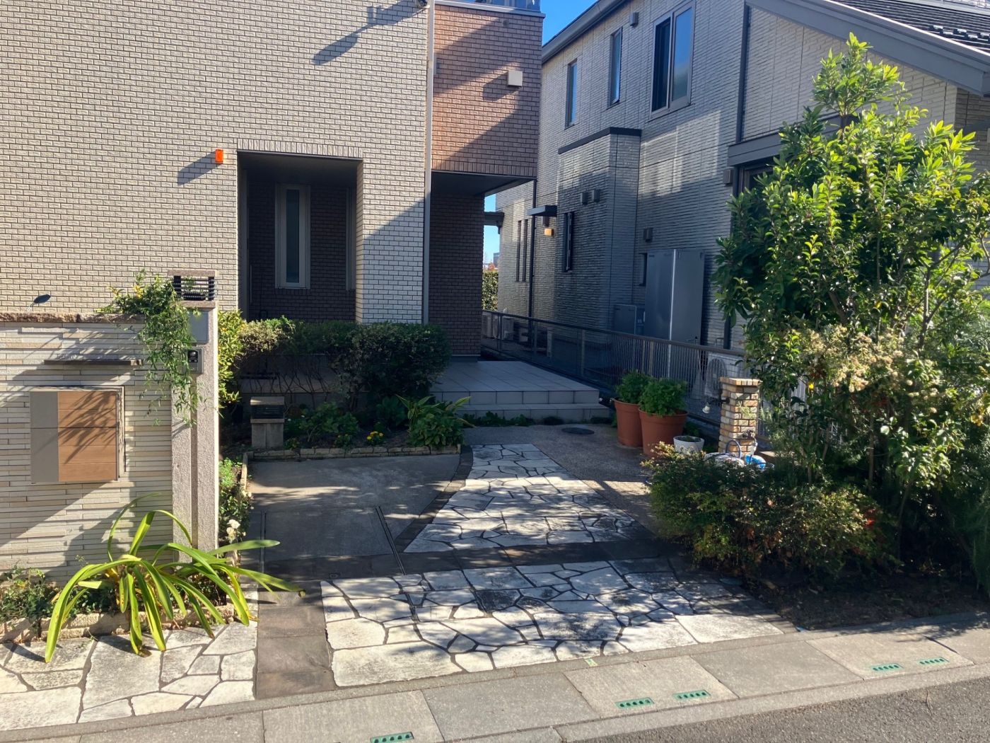 玄関アプローチ