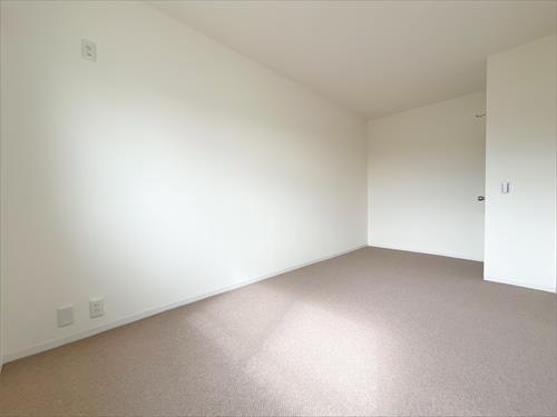 西側洋室約６．３帖（２）