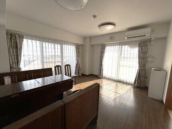 約11.8帖のリビングダイニングです。