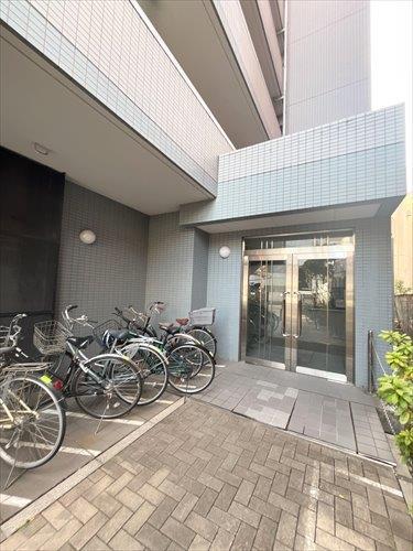 アプローチ＆駐輪場‐２０２６年２月撮影