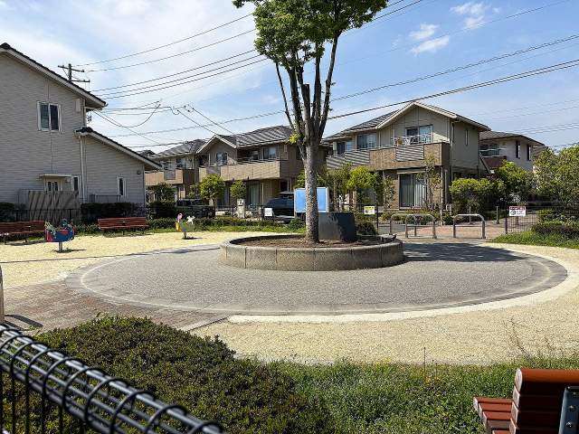 高坂うらら花公園 140m 写真撮影日：2026-04-26
