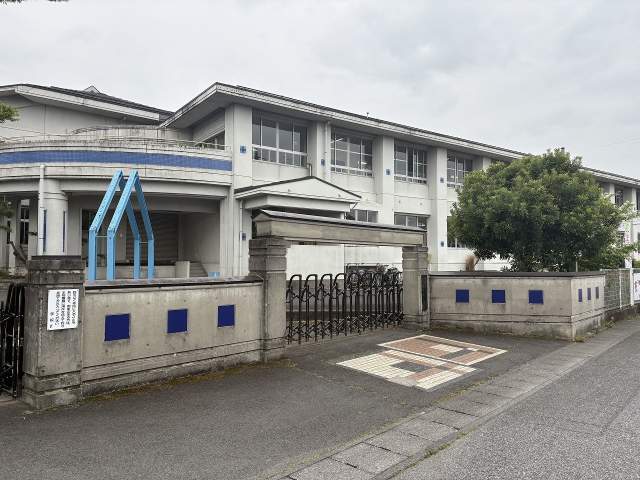 羽生市立手子林小学校 1900m 写真撮影日：2026-04-30