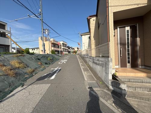北側前面道路（２０２６年５月撮影）
