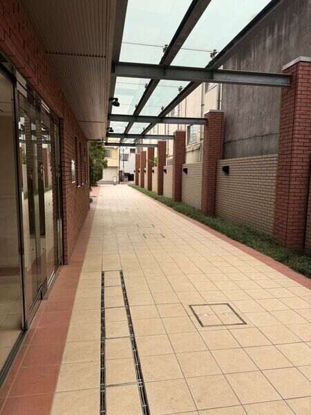 ◆まっすぐな動線で広々としたエントランス
