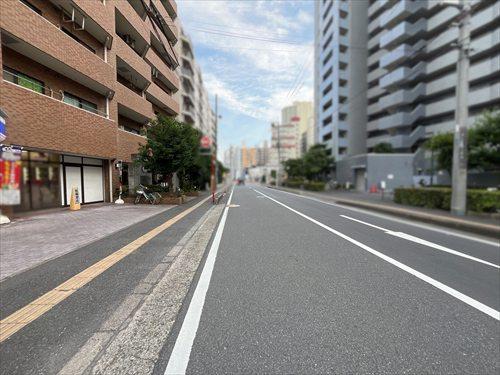 前面道路（２０２６年７月撮影）