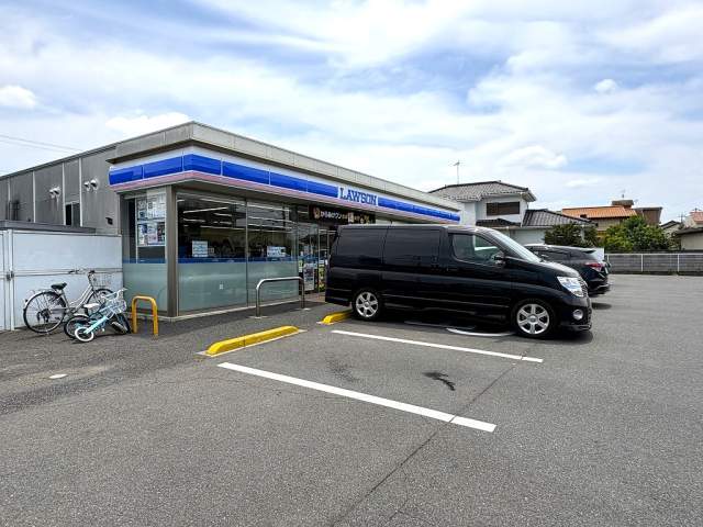 ローソン川越小室店 500m 写真撮影日：2026-07-10