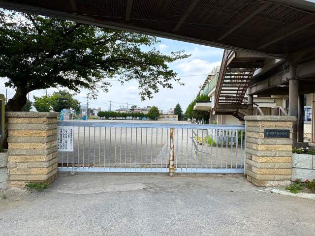 川越市立泉小学校 1030m 写真撮影日：2026-07-10