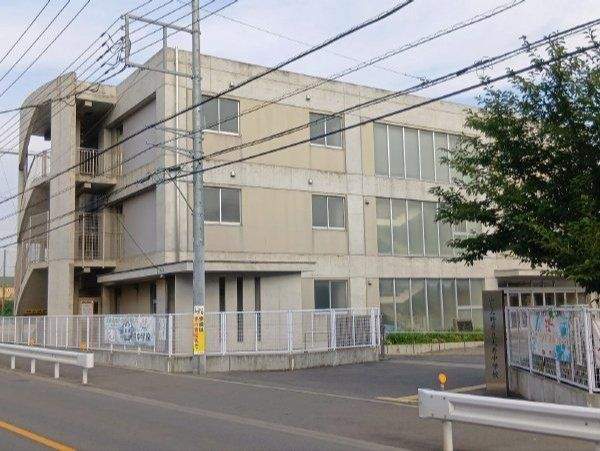 ふじみ野市立大井中学校 約710m