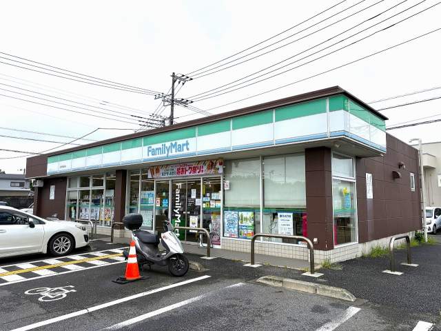ファミリーマート入間下藤沢店 432m 写真撮影日：2026-07-27