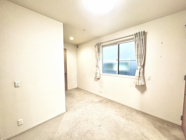 リビング以外の居室  写真撮影日：2026-08-03