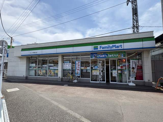 ファミリーマート秋津駅北口店 104m 写真撮影日：2026-08-03