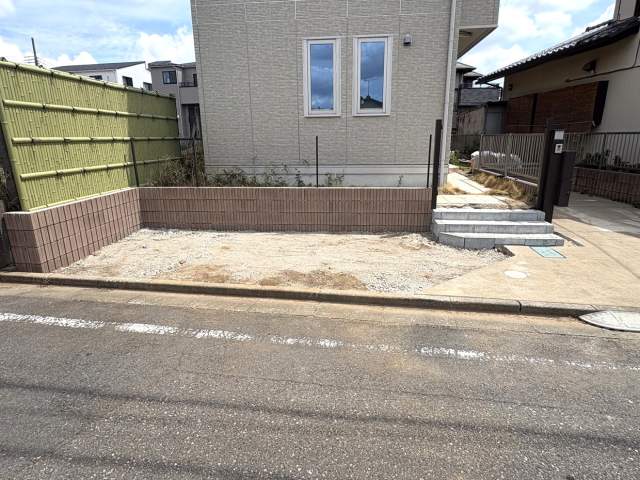 前面道路含む現地写真  写真撮影日：2026-08-08
