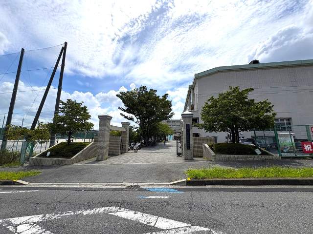 さいたま市立尾間木中学校 720m 写真撮影日：2026-08-08