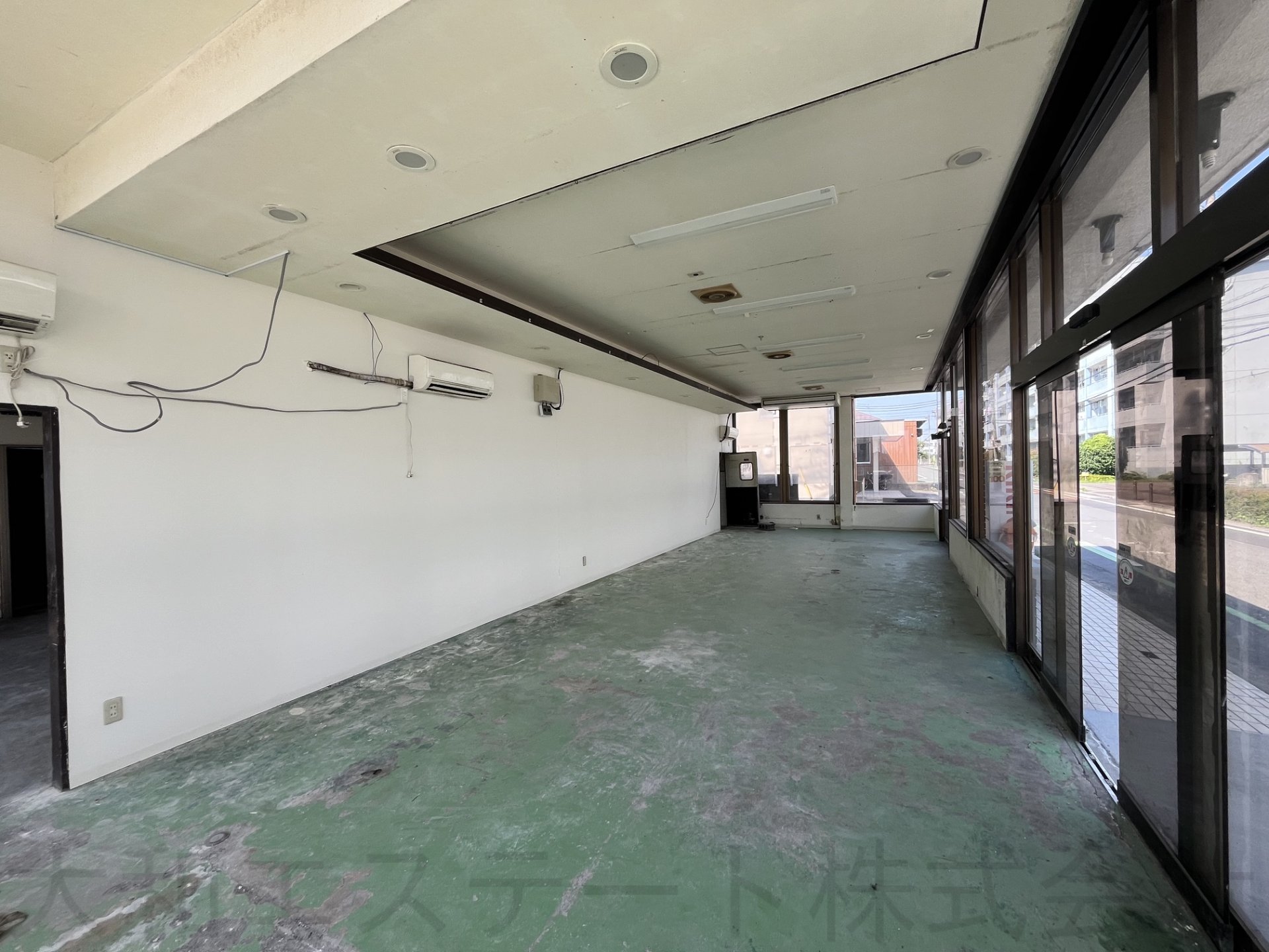 建物内