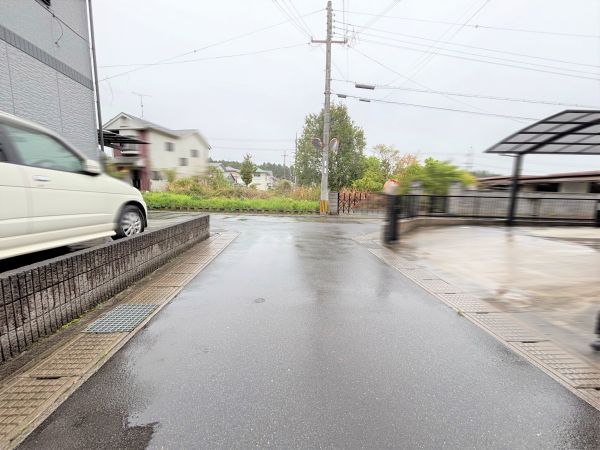 前面道路含む現地写真  写真撮影日：2025-05-02