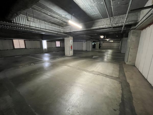 駐車場(共用設備)  写真撮影日：2025-05-23