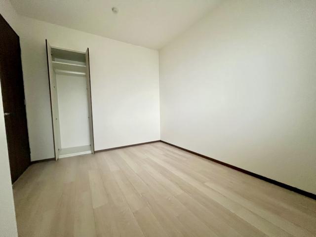 リビング以外の居室  写真撮影日：2025-10-10