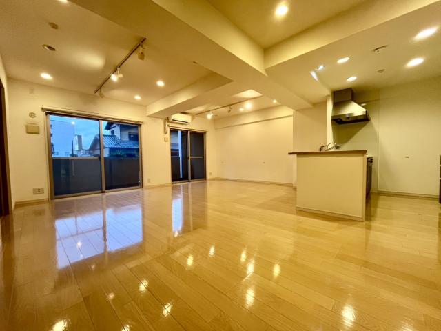 リビング  写真撮影日：2025-10-24