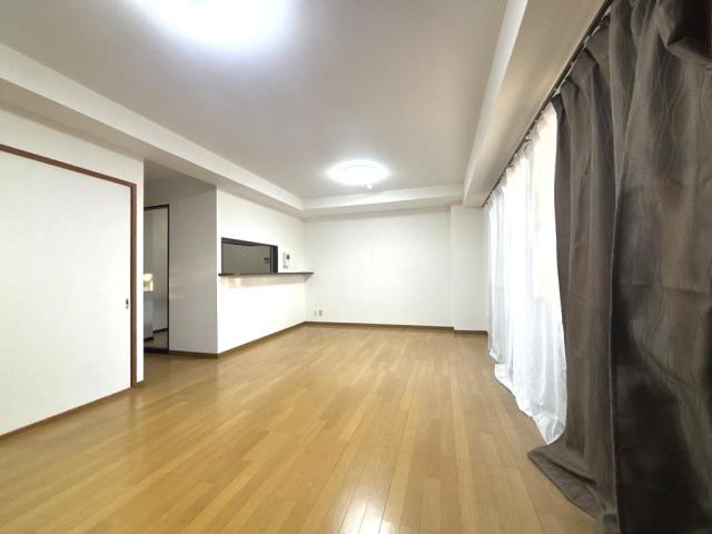 リビング  写真撮影日：2025-12-13