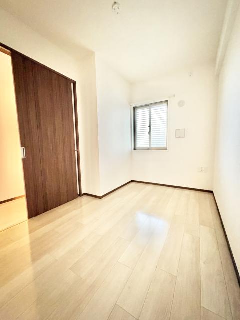 リビング以外の居室  写真撮影日：2025-12-20