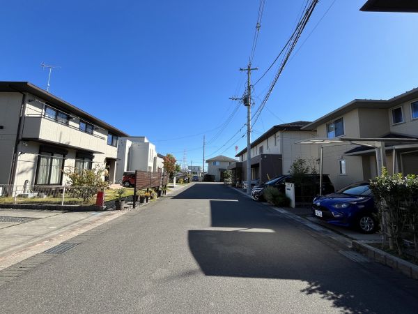 前面道路含む現地写真  写真撮影日：2023-11-25