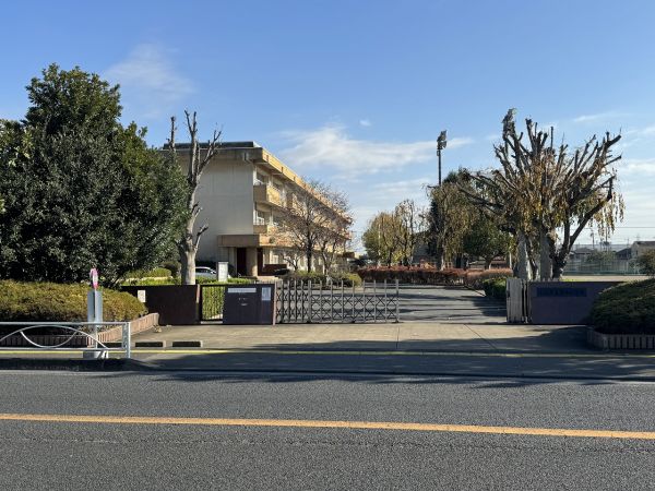 小山市立若木小学校 950m 写真撮影日：2023-11-25 