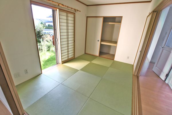 リビング以外の居室  写真撮影日：2023-11-01