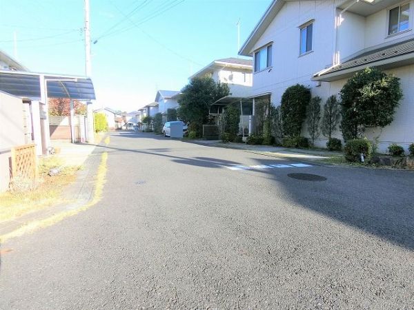 前面道路含む現地写真  写真撮影日：2024-11-19