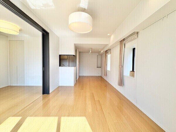 ペットと暮らせます(規約制限有り)。24時間換気システムが採用されており、快適に過ごせそうです。