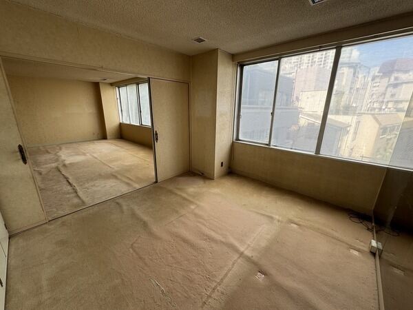 LDに引き戸で繋がる洋室です。場面や生活スタイルに応じて開閉し、柔軟に使い分けることができます。
