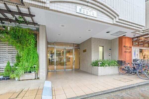 三菱地所コミュニティによる日勤管理が行われています。オートロック付きで防犯面に配慮されています。